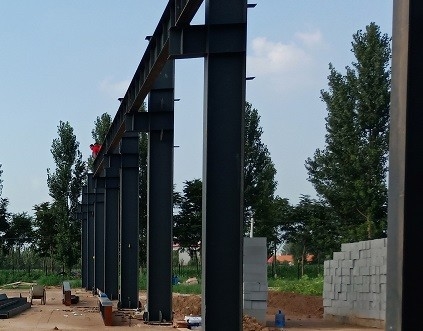 Giàn mái bằng thép mạ kẽm sơn màu Thanh kim loại lắp ghép hiện đại