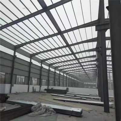 Q245B Nhà thép công nghiệp nông nghiệp Cấu trúc mái che một nhịp màu xám PEB